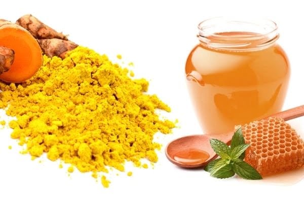 Da láng mịn nhờ bột nghệ và mật ong