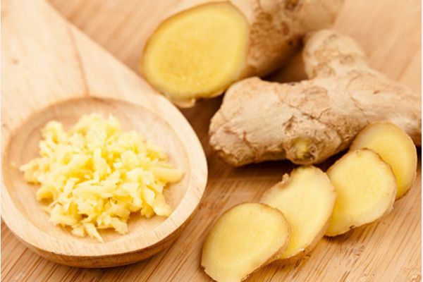 Cách làm tinh dầu gừng với phương pháp cắt nhỏ hoặc giã nhuyễn gừng