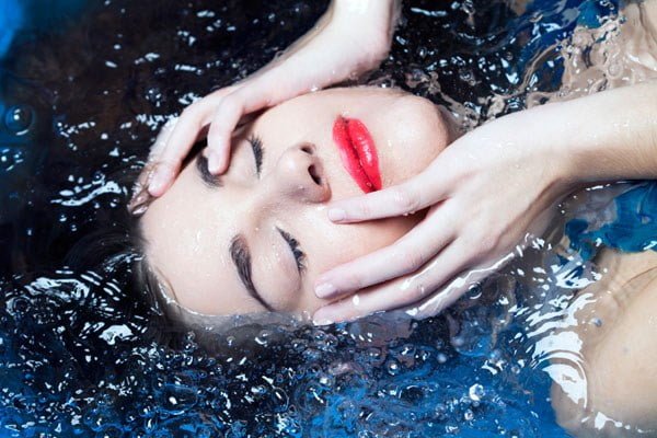 Công dụng của mỹ phẩm Waterproof