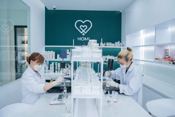 Đội ngũ nghiên cứu dày dặn kinh nghiệm Đội ngũ nghiên cứu dày dặn kinh nghiệm