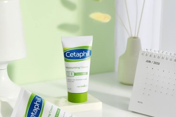 Cetaphil Moisturizing Cream cấp ẩm hiệu quả cho da khô Cetaphil Moisturizing Cream cấp ẩm hiệu quả cho da khô